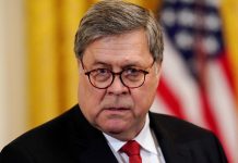 Bộ trưởng Tư pháp Mỹ từ chức sau khi chọc giận ông Trump