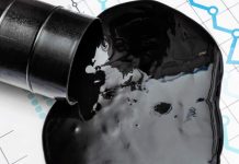 Giá dầu thế giới tiếp tục giảm