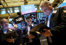 S&P 500 tiếp tục leo dốc nhờ cổ phiếu Alphabet, giá dầu tăng nhẹ