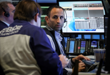 Chứng khoán Mỹ lình xình trước sự kiện Fed, giá dầu tăng sau cuộc gặp Mỹ – Ukraine