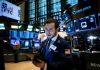 Chứng khoán Mỹ tăng điểm khi tòa án xem xét thuế quan, giá dầu giảm sâu hơn