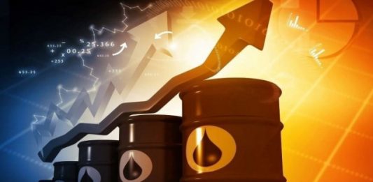 Giá xăng dầu hôm nay 26/6: Dầu Brent tăng hơn 2% sau vụ tàu hàng bị tấn công gần Oman, thị trường lo ngại nguồn cung